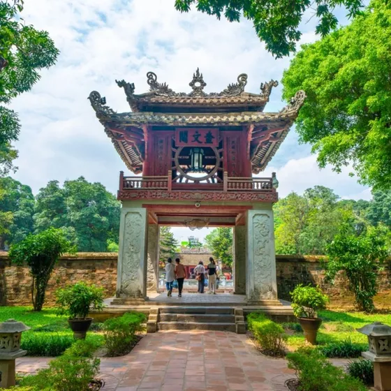 Lễ 30/4 đi đâu chơi? Top 10 địa điểm du lịch 30/4 ở Hà Nội