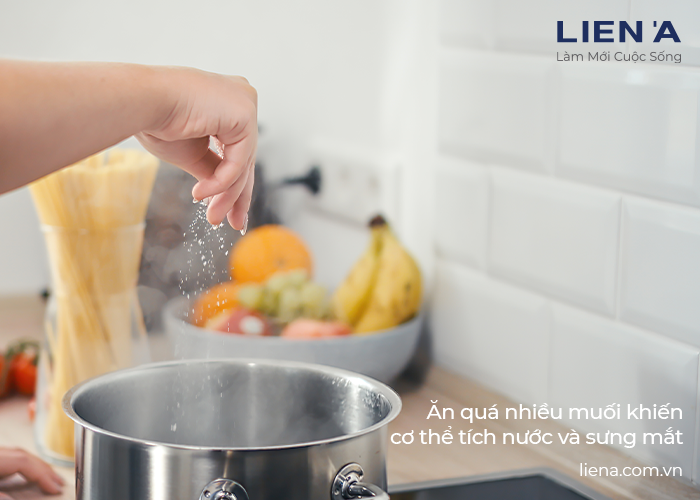 sưng mắt khi ngủ