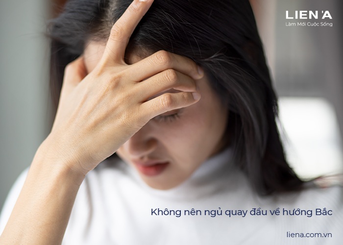 nằm ngủ quay đầu hướng nào