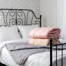 giuong sat dung nem cao su duoc khong