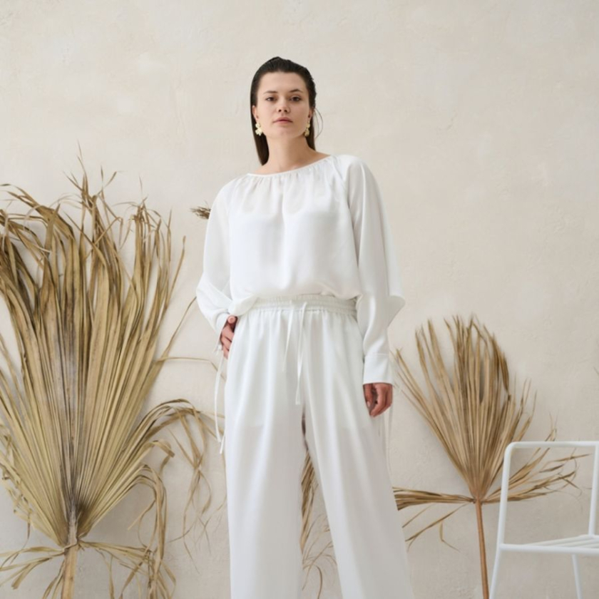 mau trang phoi voi mau gi