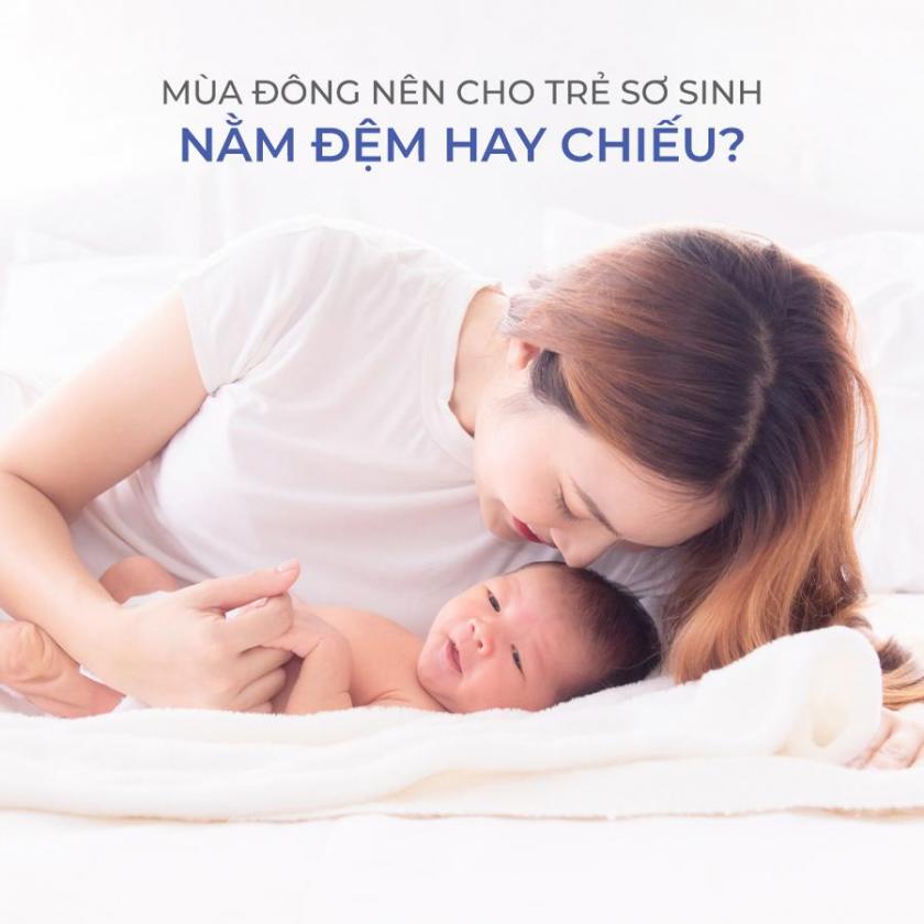 trẻ nằm đệm hay chiếu