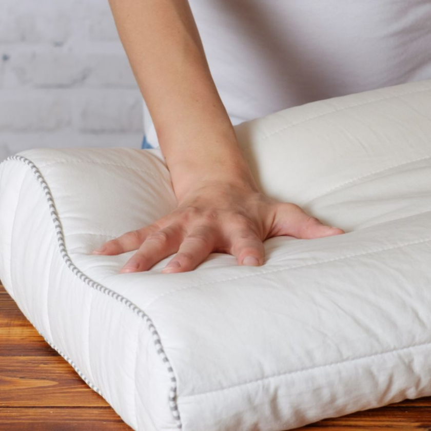 Nên nằm gối mềm hay gối cứng? Cách chọn gói phù hợp  