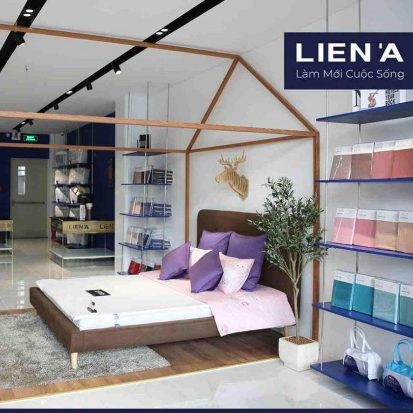 Nhân Viên Tư Vấn Bán Hàng Tại Showroom Liên Á