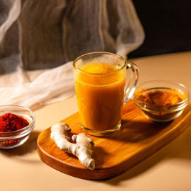 Uống tinh bột nghệ trước khi đi ngủ có tốt không? 