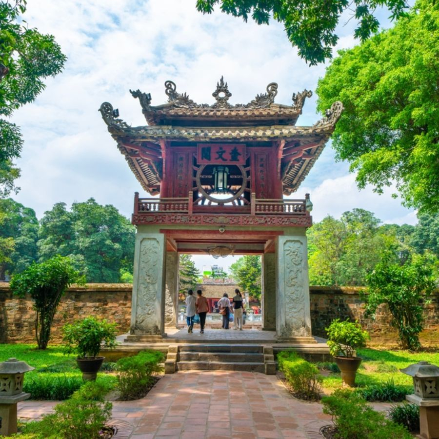 Lễ 30/4 đi đâu chơi? Top 10 địa điểm du lịch 30/4 ở Hà Nội
