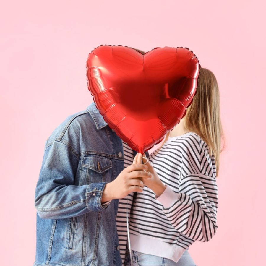Ngày 14/3 là ngày gì? Valentine trắng ai tặng quà cho ai?