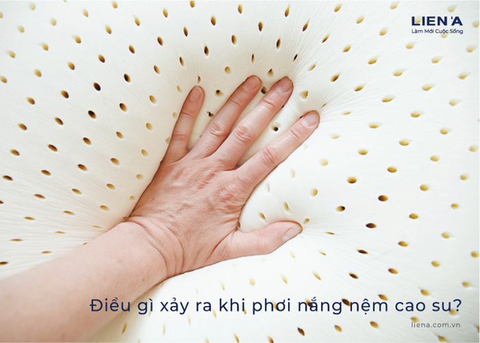 có nên phơi nắng nệm cao su không
