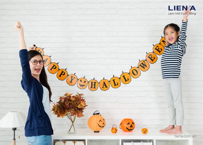 trang trí phòng khách Halloween