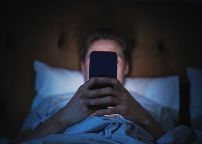 ngủ 4 tiếng 1 ngày