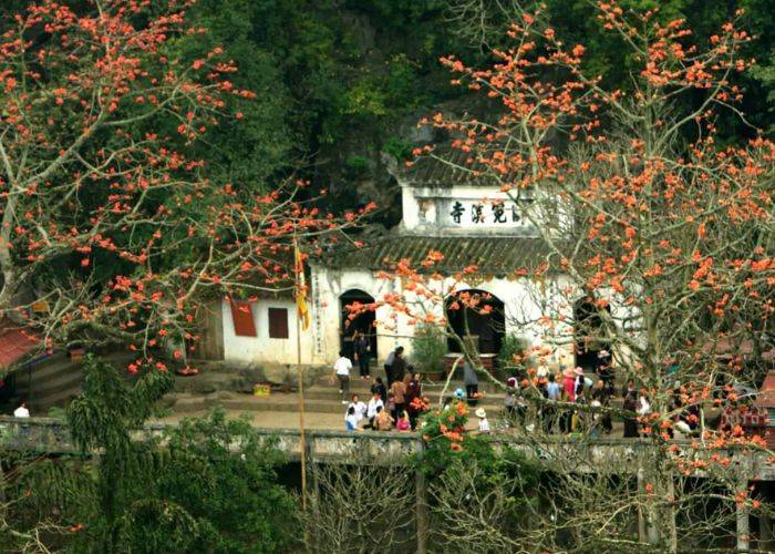 đi chơi tết hà nội ở chùa hương