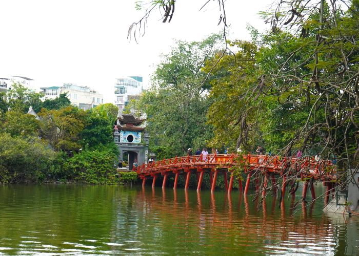 đi chơi tết hà nội ở đền ngọc sơn