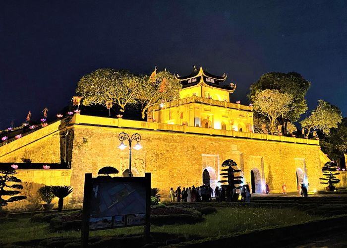 đi chơi tết hà nội ở hoàng thành thăng long