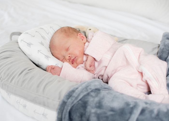 gối chống trào ngược cho trẻ sơ sinh