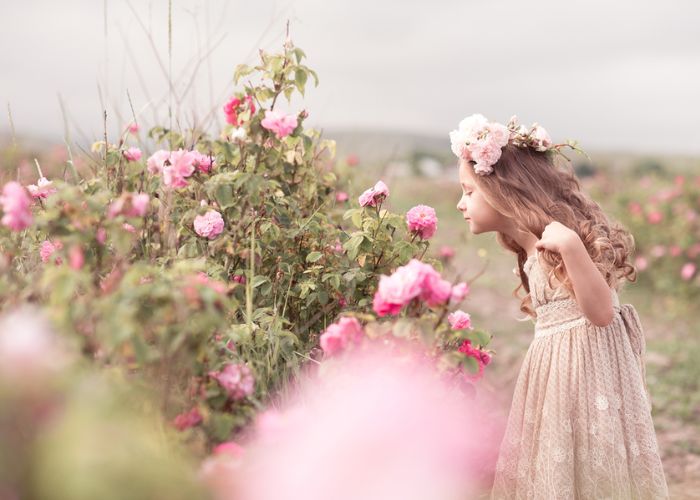 kiểu tóc bé gái gợn sóng