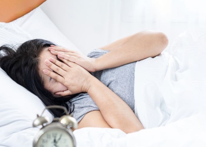 ngủ dậy mắt mờ