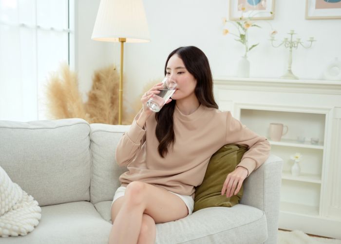 mí mắt bị sưng sau khi ngủ dậy