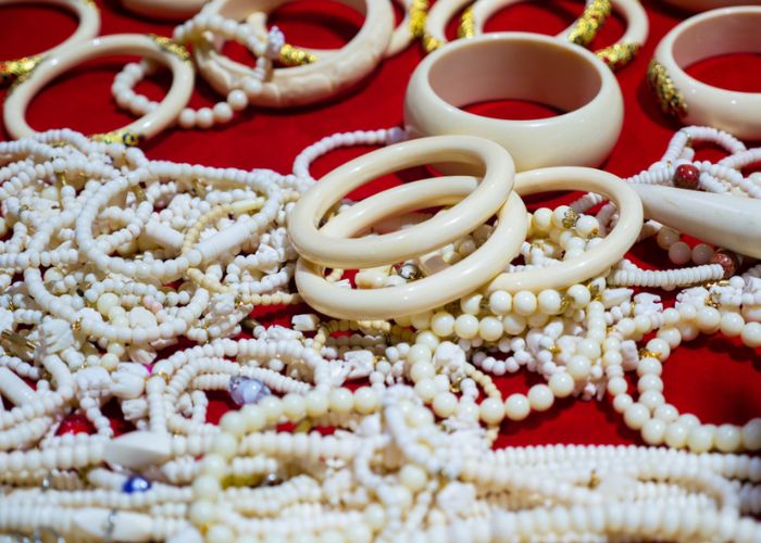 màu ivory trong trang sức