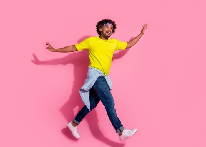 màu vàng chanh phối xanh navy