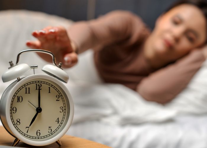 nên dậy lúc mấy giờ