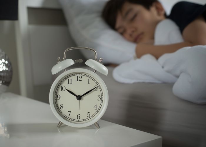 nên đi ngủ lúc mấy giờ và thức dậy lúc mấy giờ