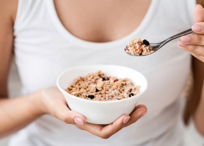 bà bầu uống ngũ cốc trước khi đi ngủ
