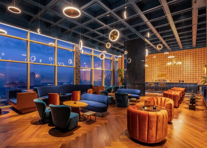 ngắm pháo hoa ở bar hedonist