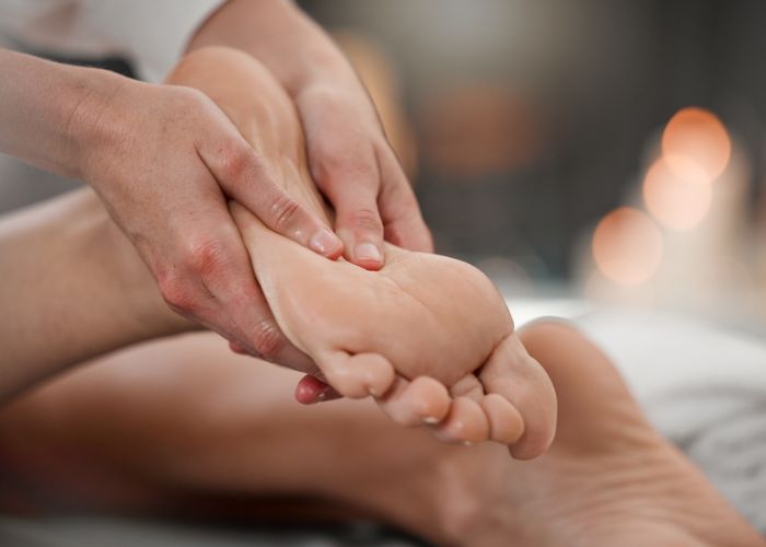 nghỉ ngơi chữa đau gót chân