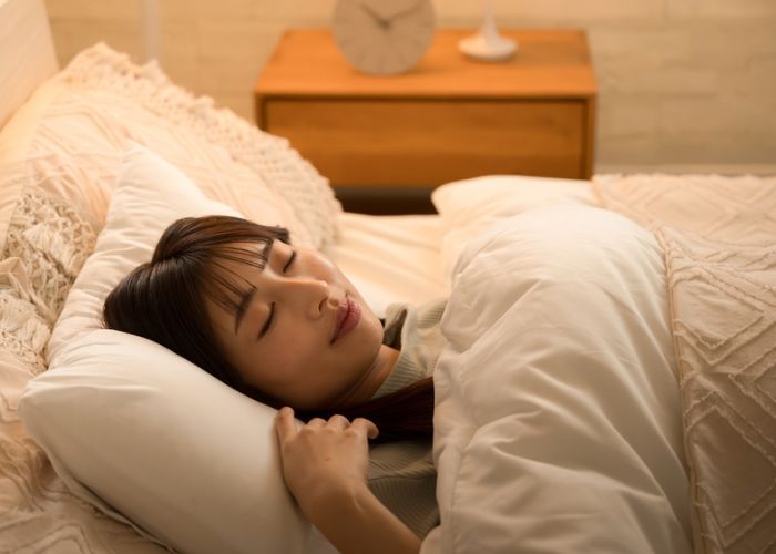 thức dậy lúc 4h sáng thì ngủ lúc mấy giờ