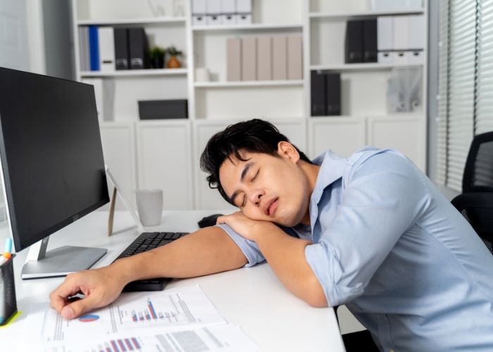 ngủ mê man mệt mỏi