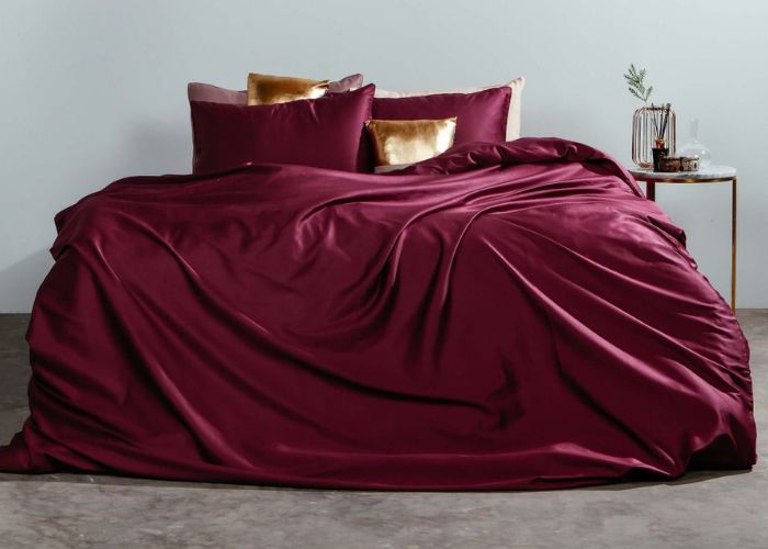 đỏ hợp với màu gì