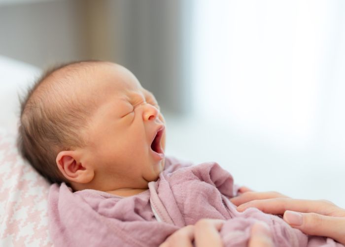 rem sáng ổn định cảm xúc của trẻ