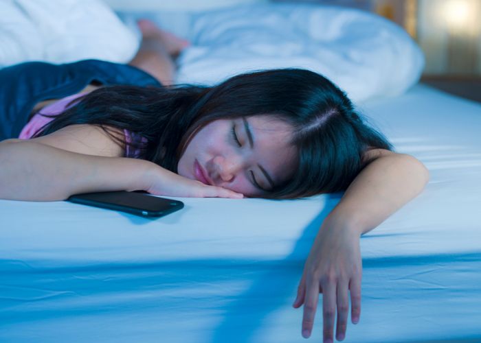 sợ ngủ một mình do phụ thuộc người khác