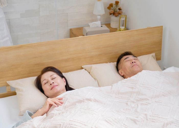 tại sao chọn nệm mát cho người già