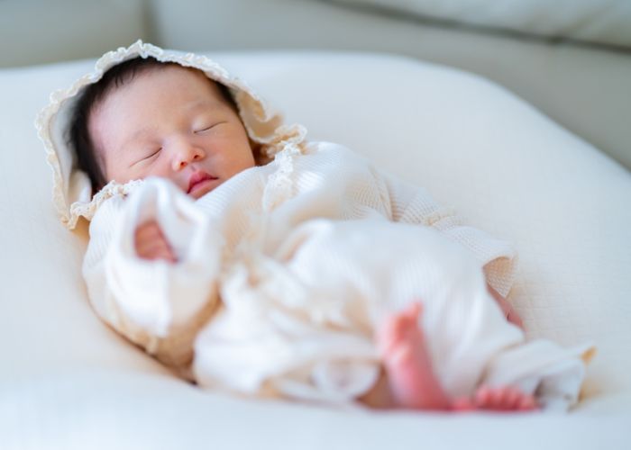 nằm ngủ tụt xuống dưới
