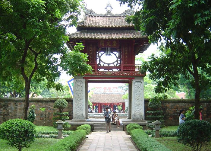 lễ 30/4 đi văn miếu quốc tử giám